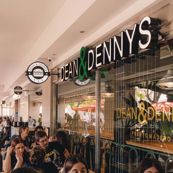 4_Dean&Dennys