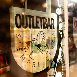 Outlet Bar